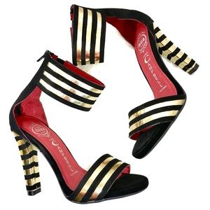 SALE✨Jeffrey Campbell Suede Ankle Heels